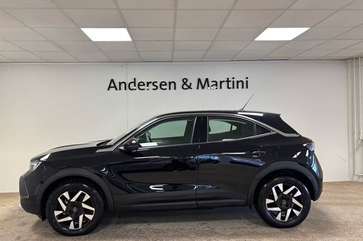 Sort Opel Mokka-e fra 2023