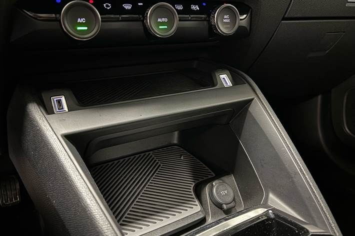 Grå Citroën ë-C4 X fra 2023