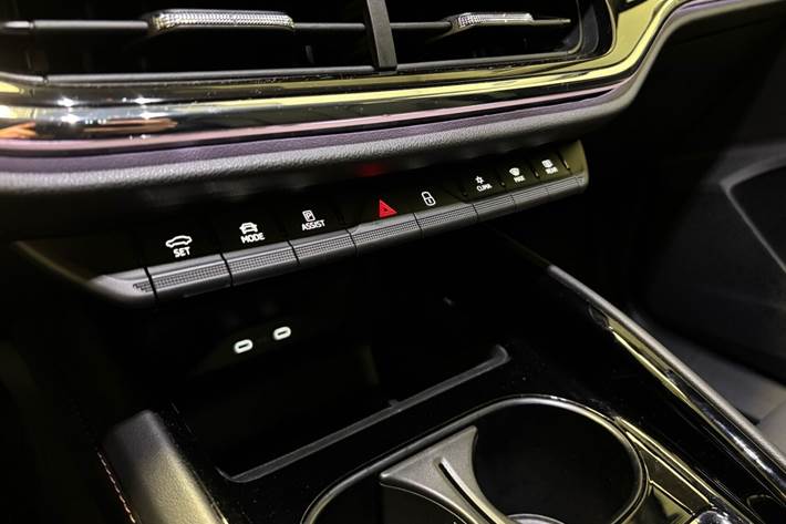 Hvid Skoda Enyaq fra 2023