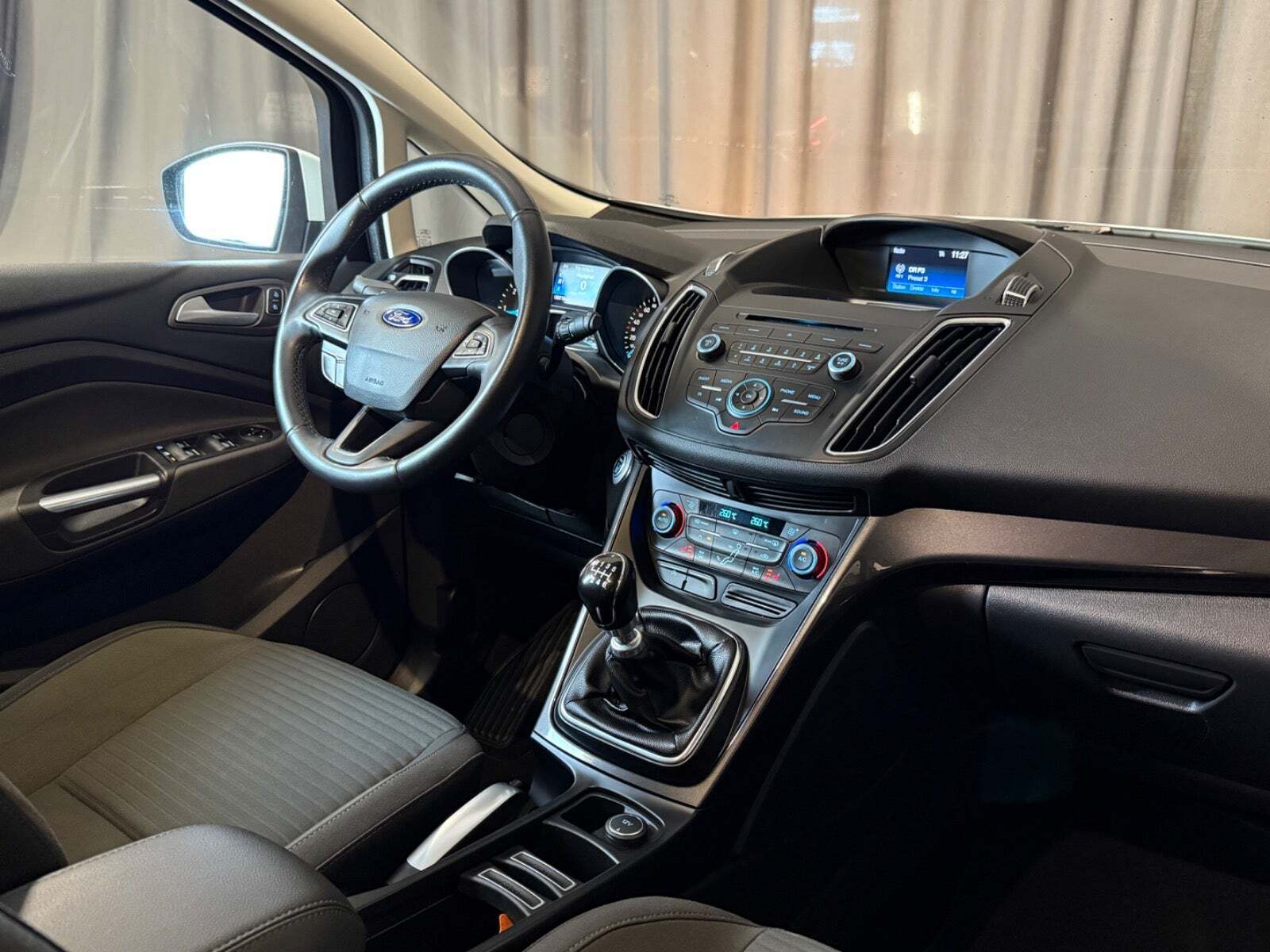 Hvid Ford C-MAX fra 2015