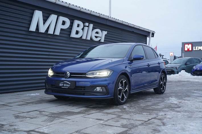 Blå VW Polo fra 2021 set udefra
