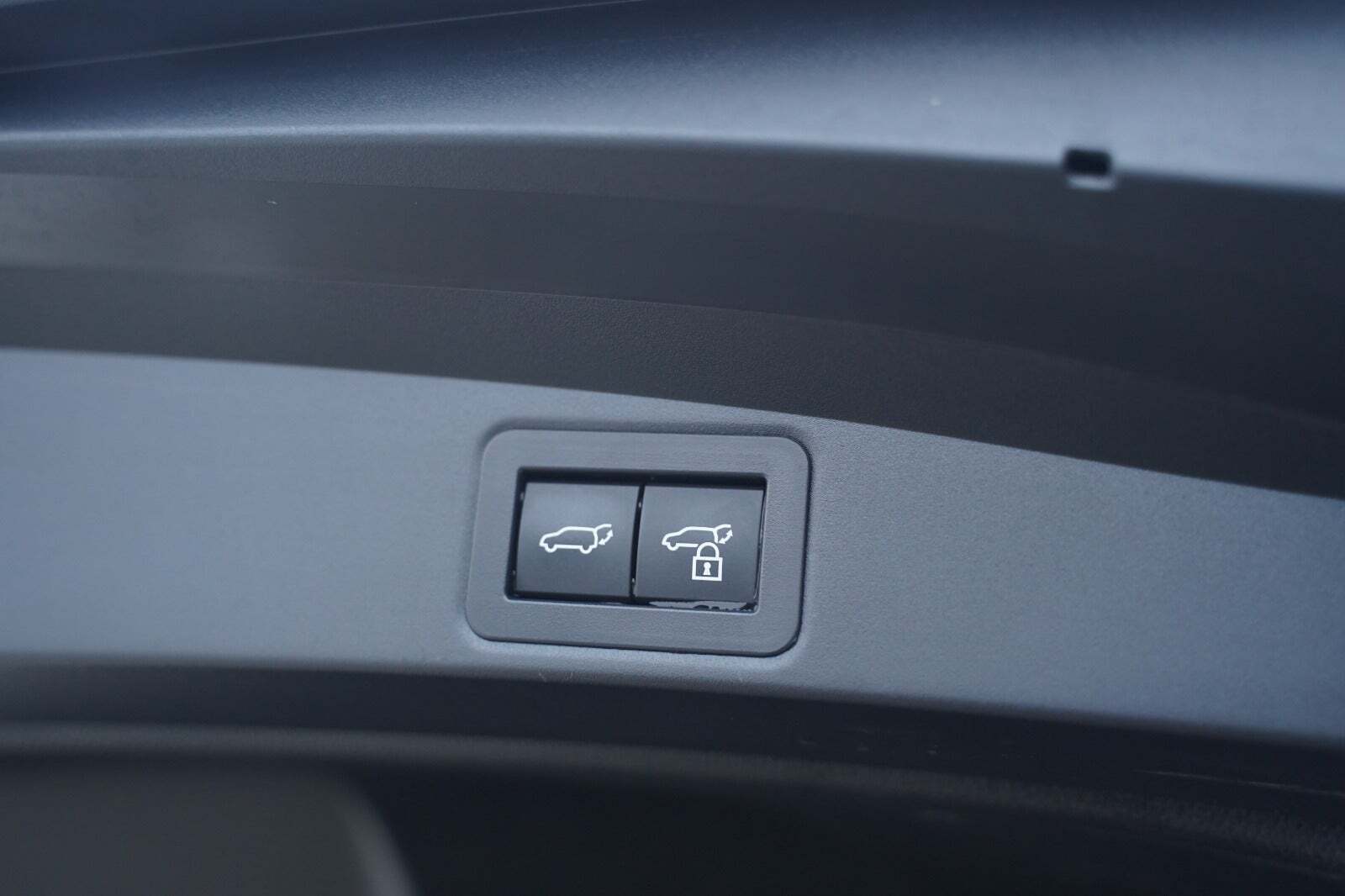 Blå Toyota Corolla fra 2024