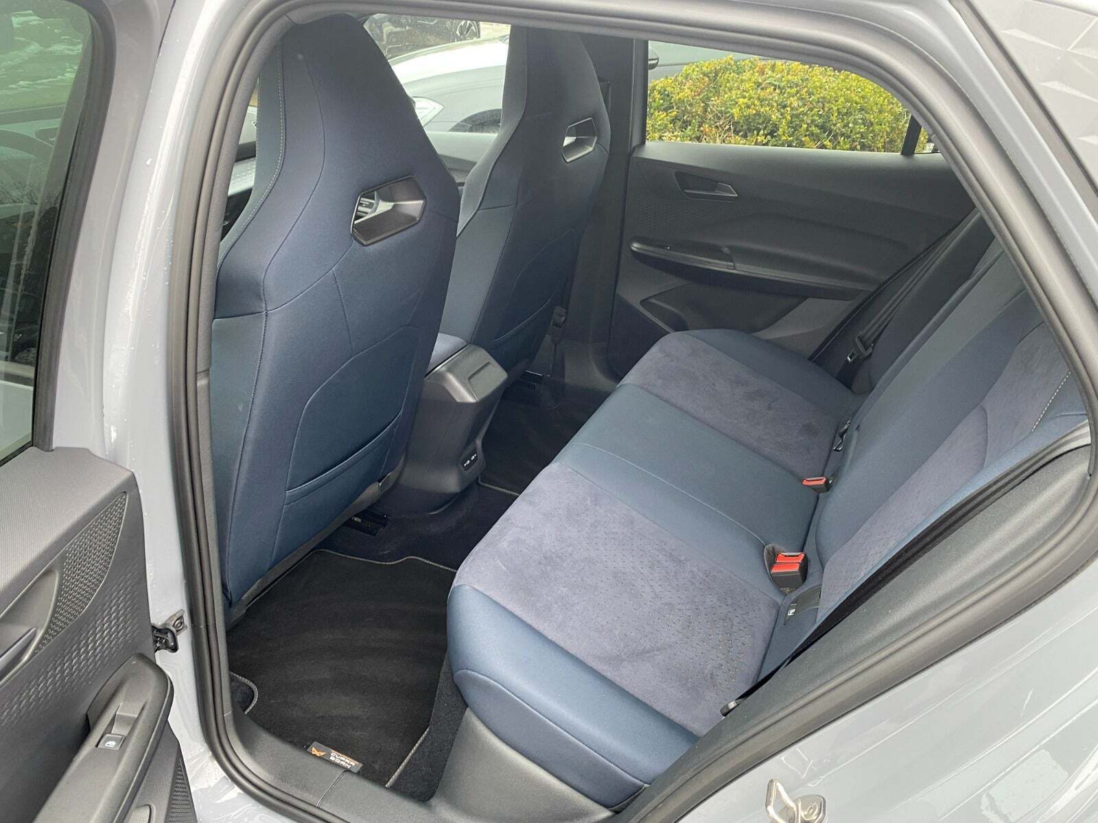 Grå Cupra Born fra 2022