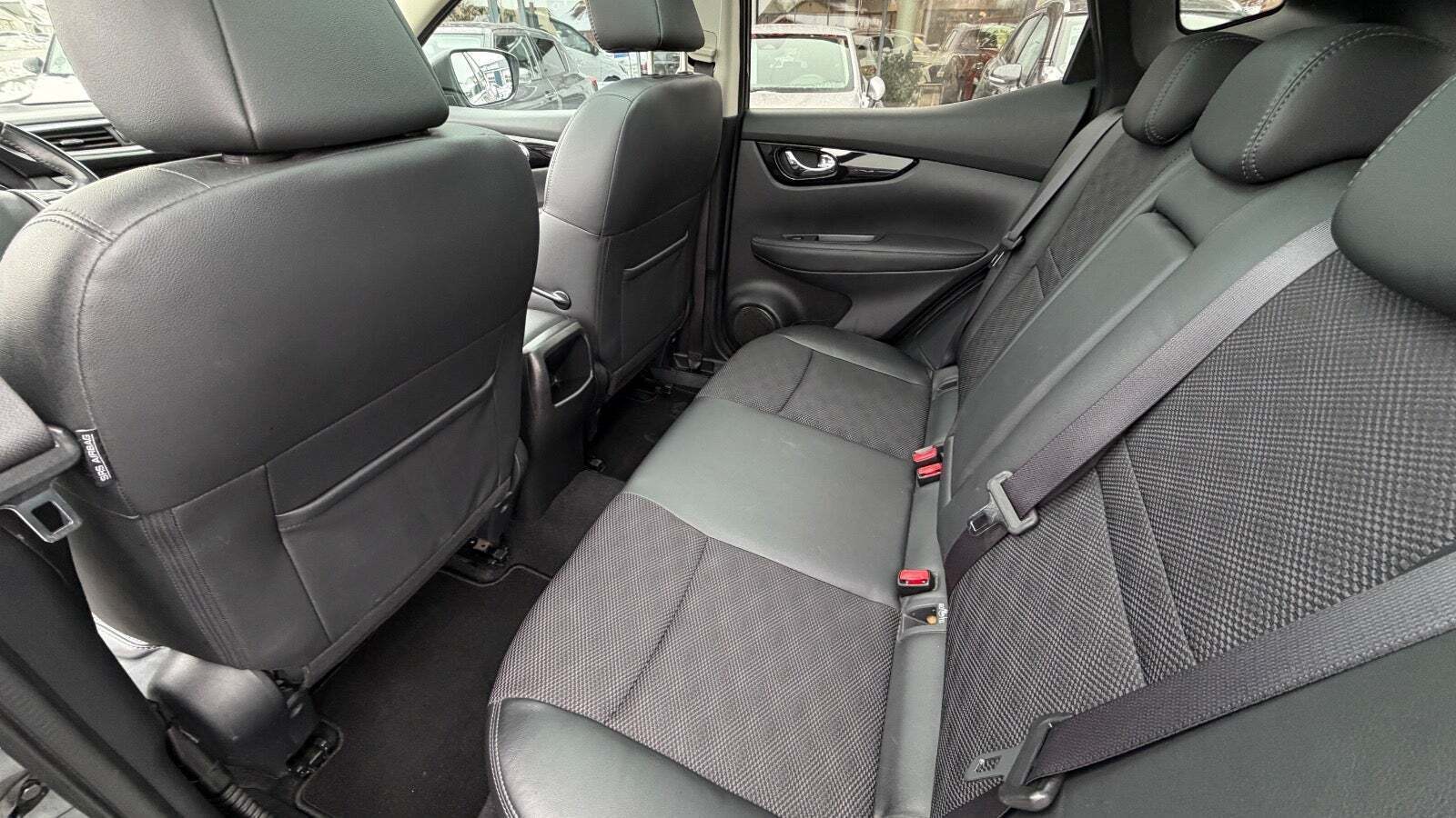 Grå Nissan Qashqai fra 2017