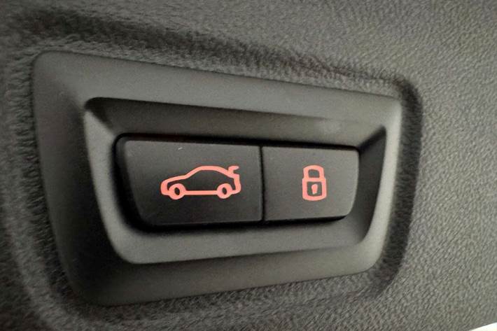 Hvid BMW i4 fra 2024