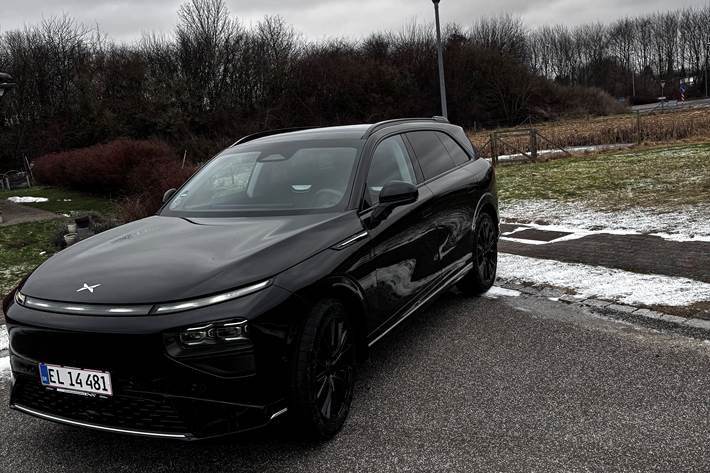 Sort Xpeng G9 fra 2023