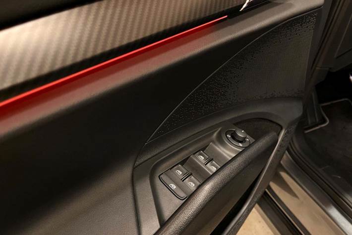 Grå Skoda Enyaq fra 2022