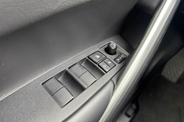 Sort Toyota Corolla Cross fra 2023