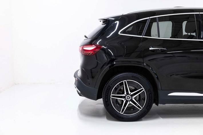 Sort Mercedes EQA250+ fra 2025