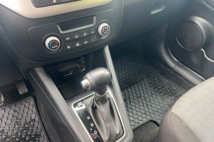 Grå Kia Venga fra 2016