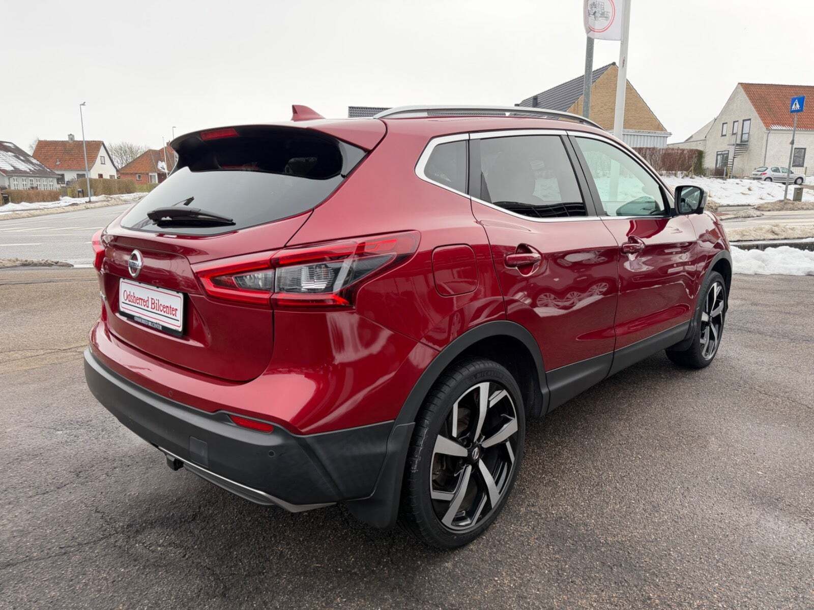 Rød Nissan Qashqai fra 2018