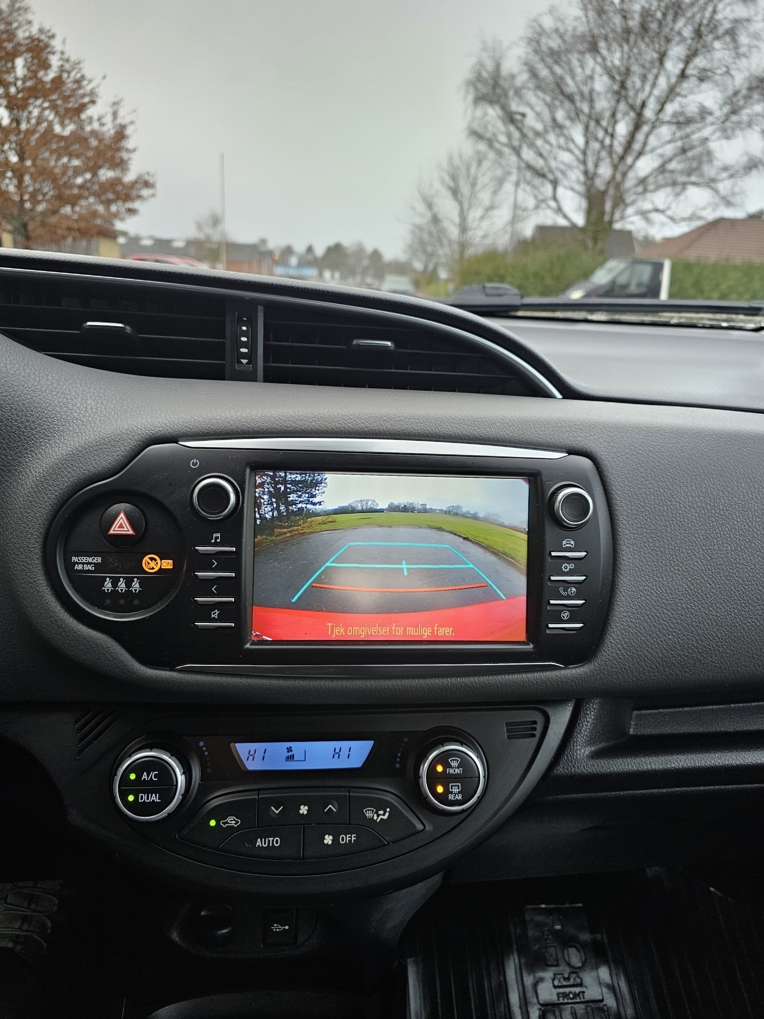 Rød Toyota Yaris fra 2020