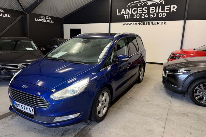 Blå Ford Galaxy fra 2016