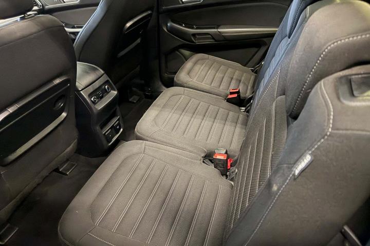 Blå Ford Galaxy fra 2016