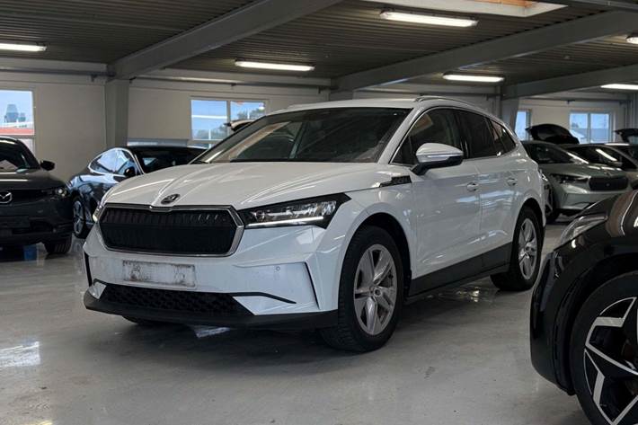Hvid Skoda Enyaq fra 2021