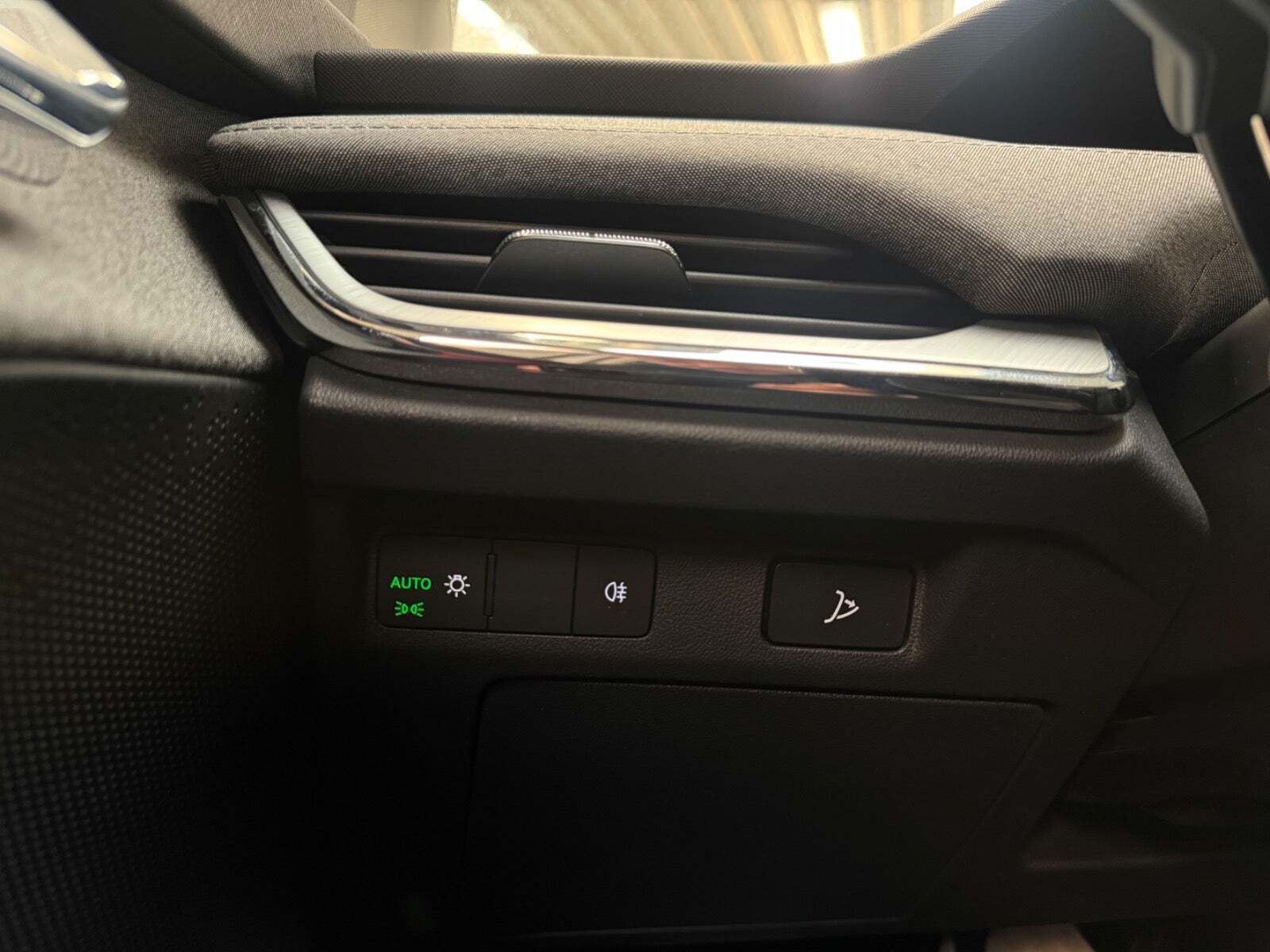 Hvid Skoda Enyaq fra 2021