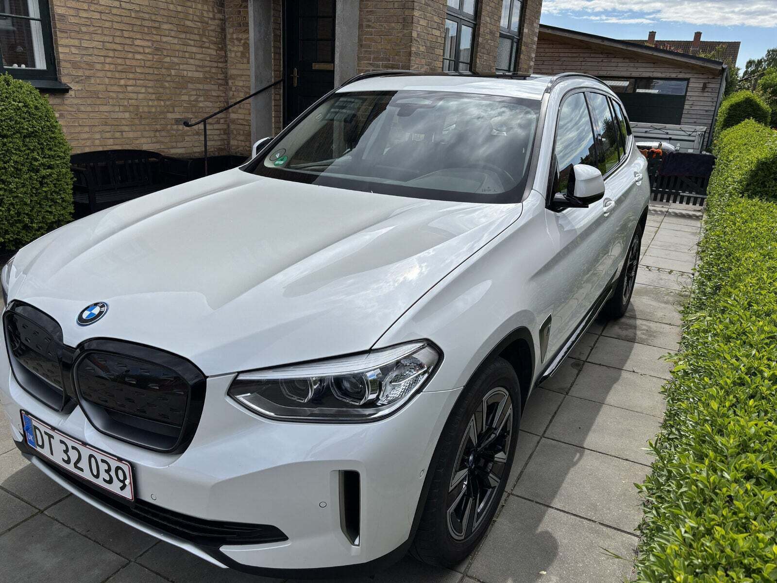BMW iX3 Charged