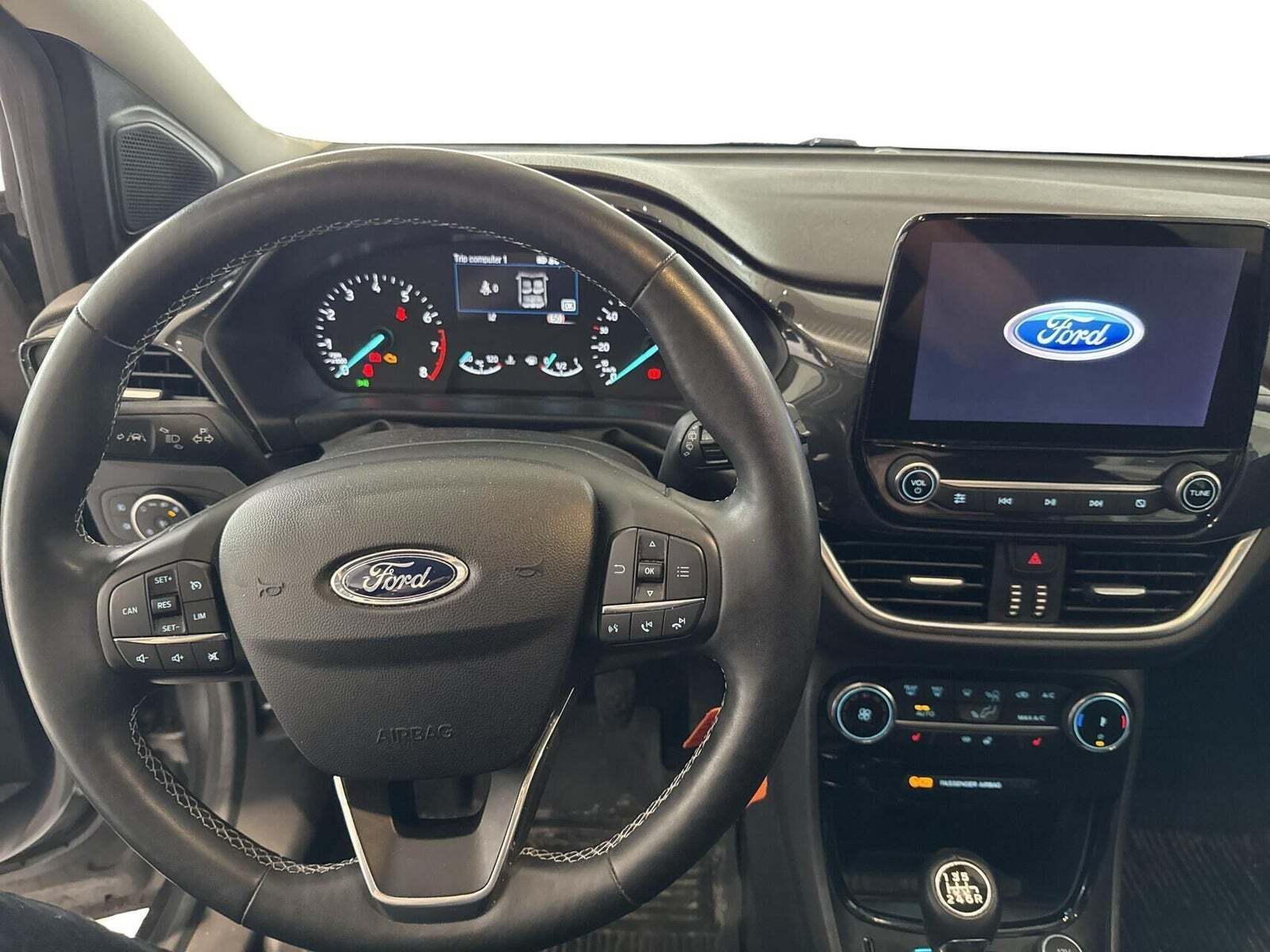 Grå Ford Puma fra 2021