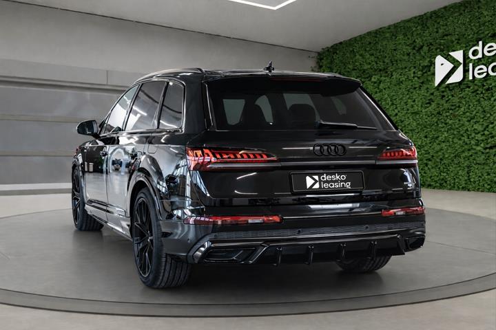 Sort Audi Q7 fra 2021
