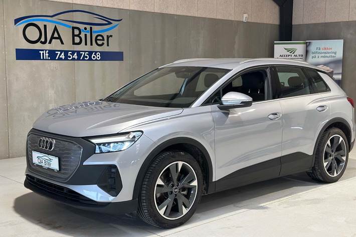 Sølv Audi Q4 e-tron fra 2023 set udefra