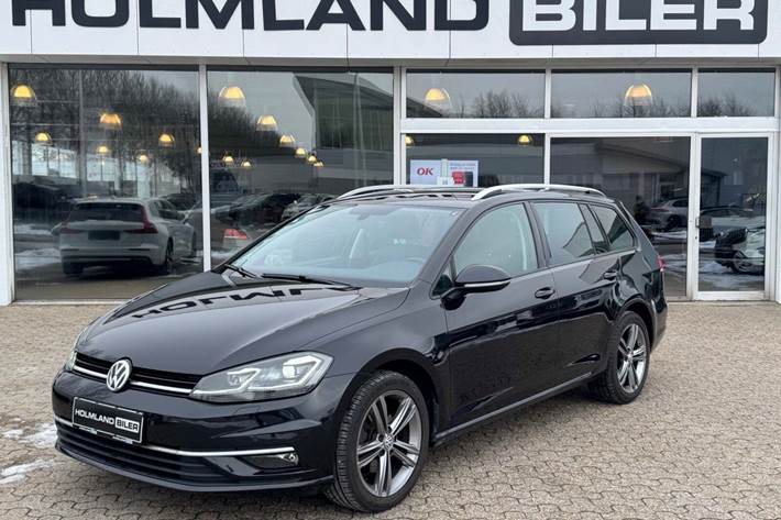 Sort VW Golf VII fra 2017 set udefra