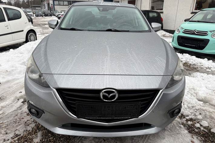 Grå Mazda 3 fra 2014
