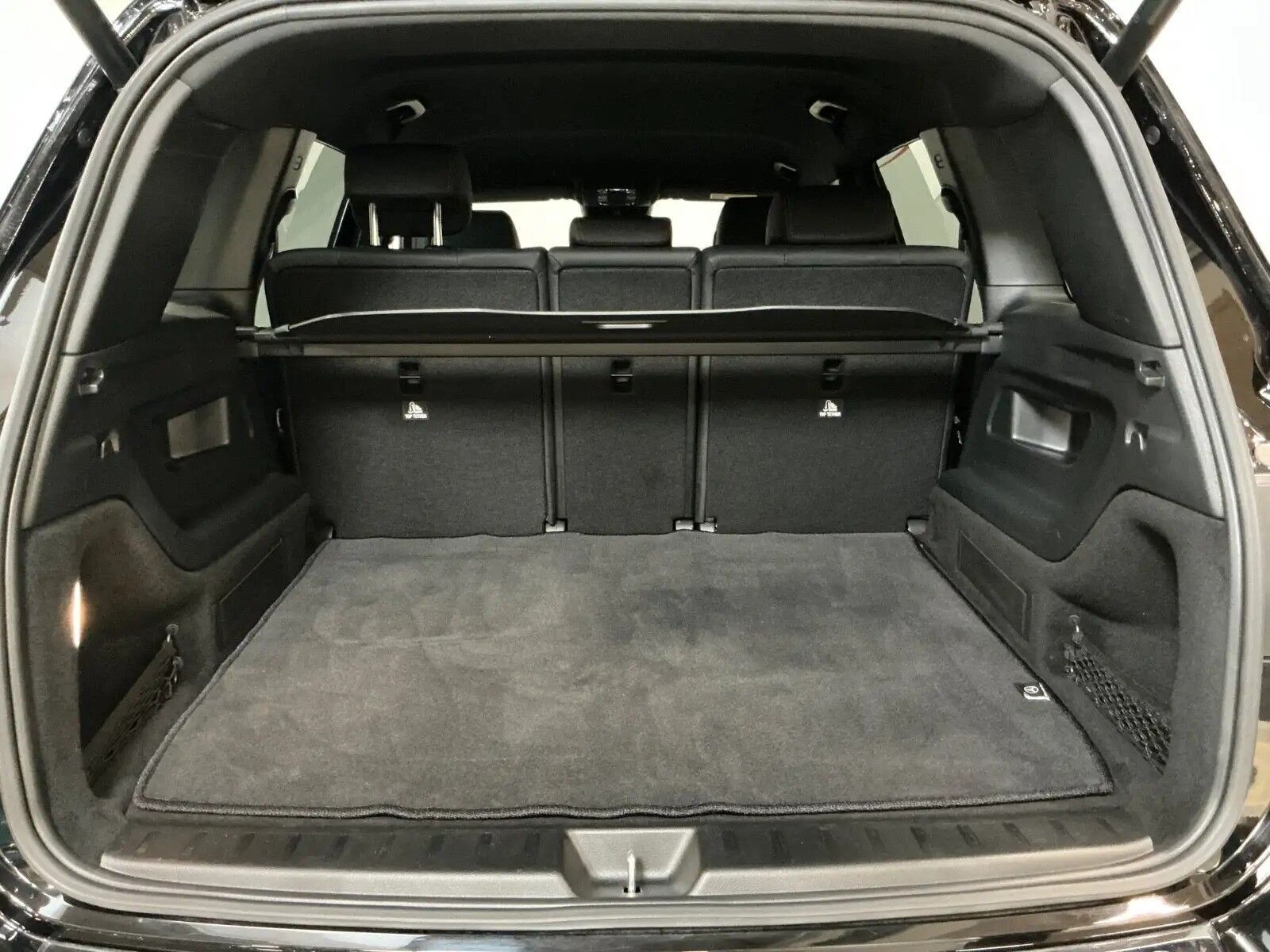 Sort Mercedes EQB 250+ fra 2024