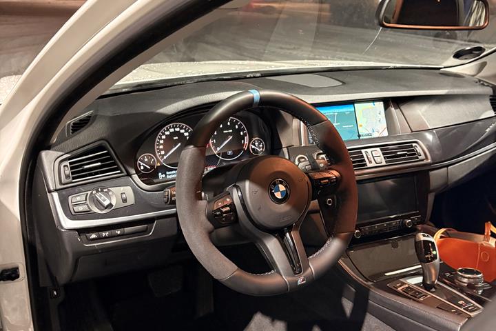 Hvid BMW 501 fra 2013