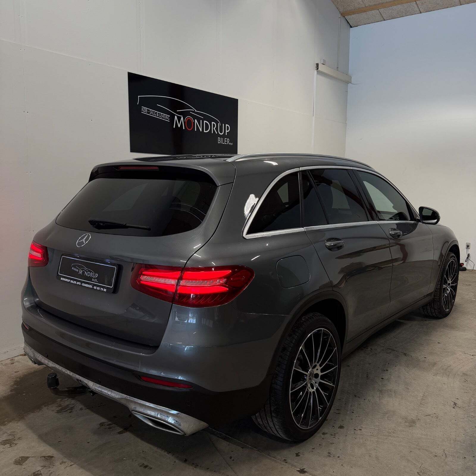 Grå Mercedes GLC220 d fra 2017