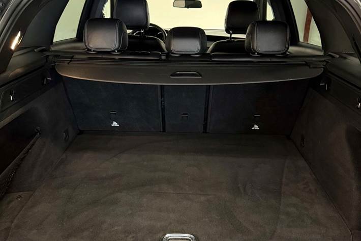 Grå Mercedes GLC220 d fra 2017