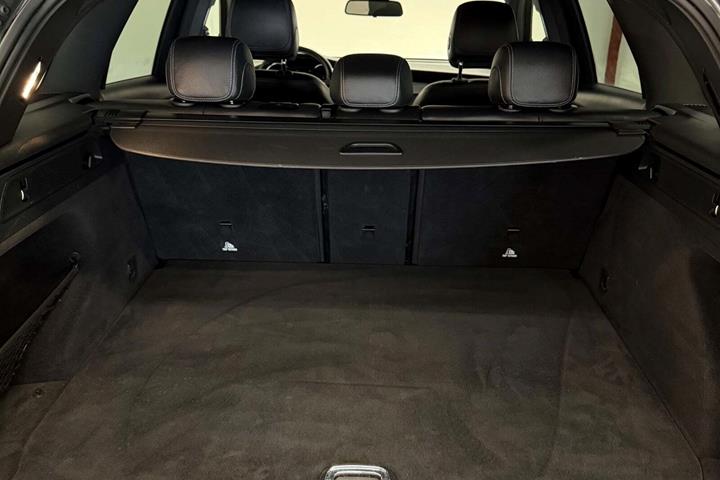 Grå Mercedes GLC220 d fra 2017