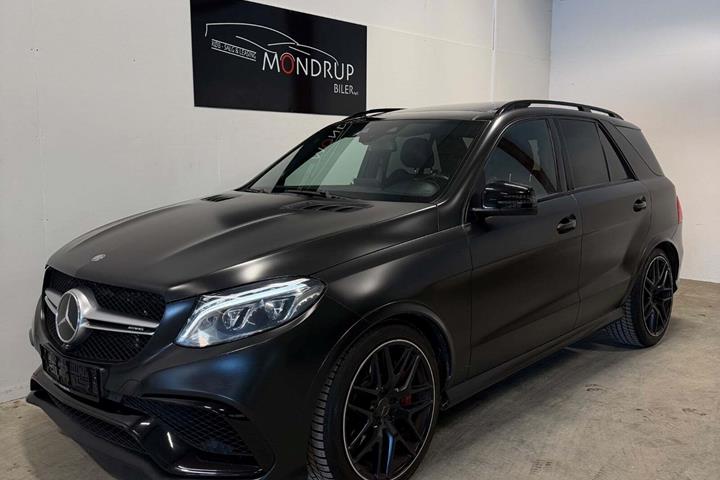 Sort Mercedes GLE63 fra 2015 set udefra