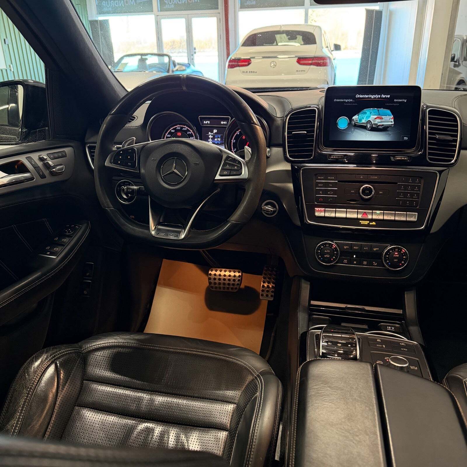 Sort Mercedes GLE63 fra 2015