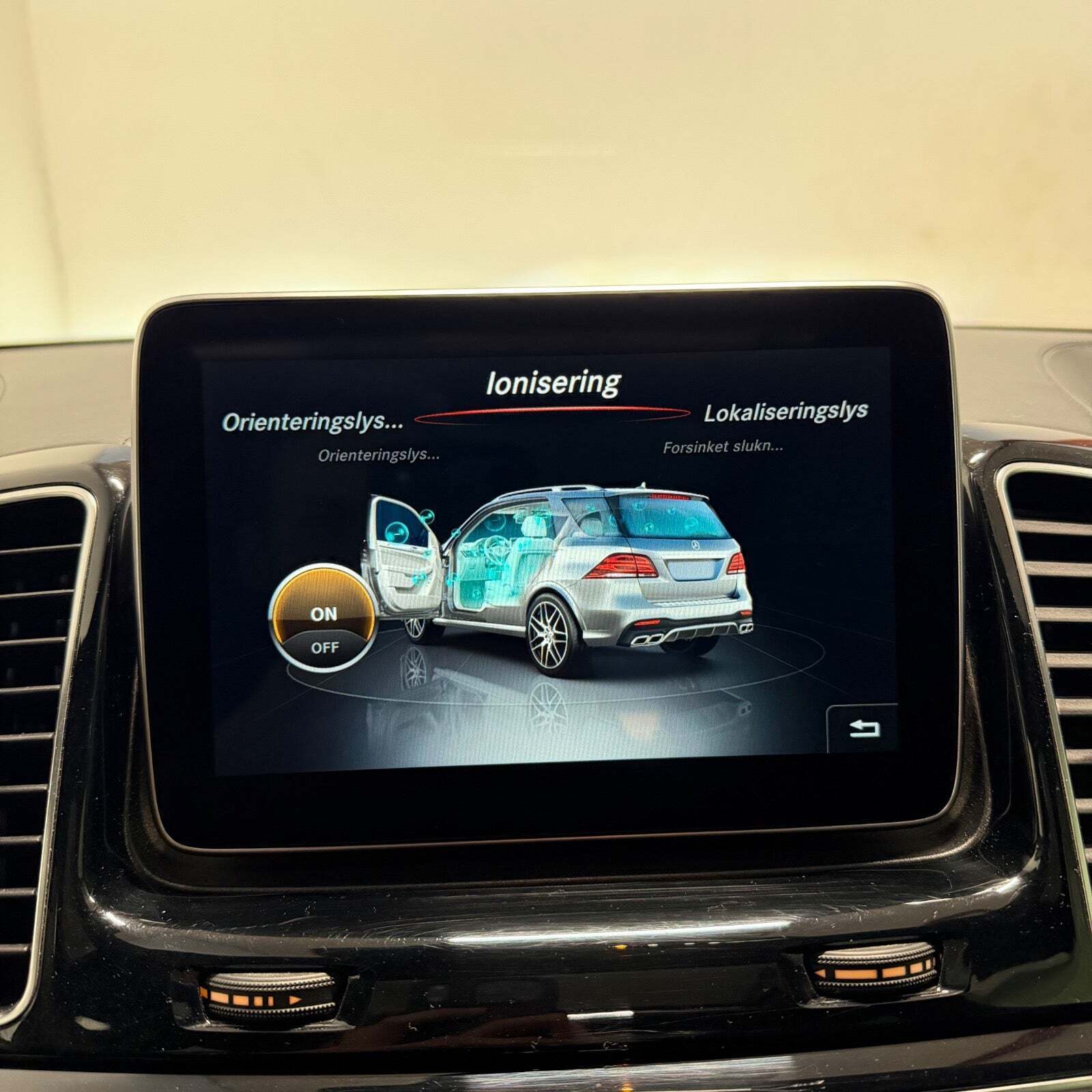 Sort Mercedes GLE63 fra 2015