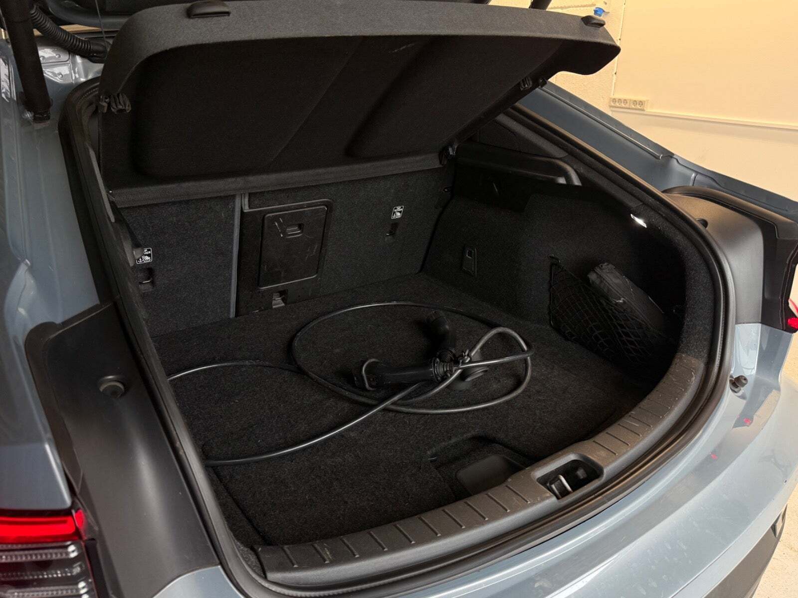 Grå Polestar 2 fra 2021