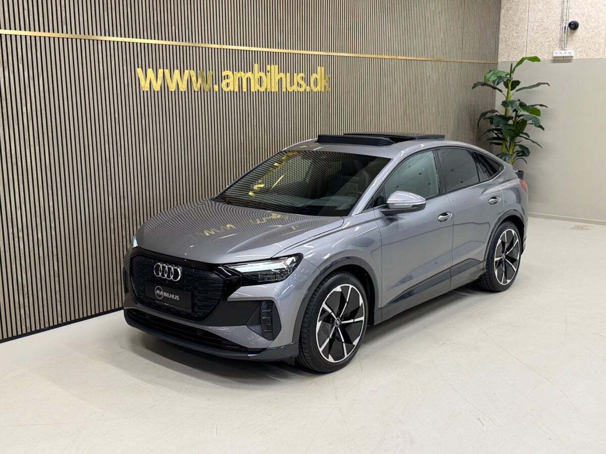 Grå Audi Q4 e-tron fra 2022