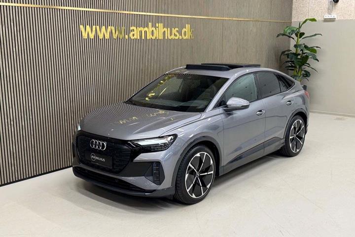 Grå Audi Q4 e-tron fra 2022