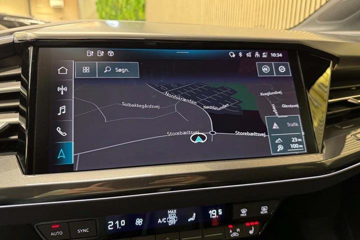 Grå Audi Q4 e-tron fra 2022