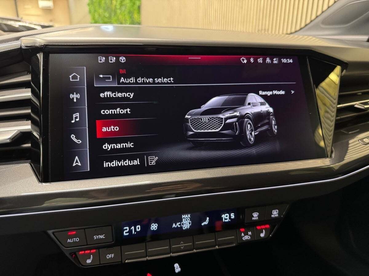 Grå Audi Q4 e-tron fra 2022