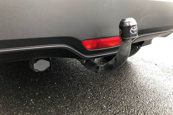 Sølv Toyota C-HR fra 2018