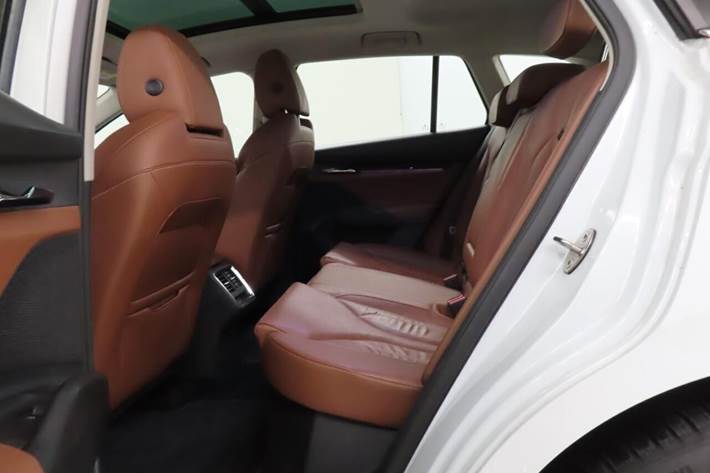 Hvid Skoda Enyaq fra 2021