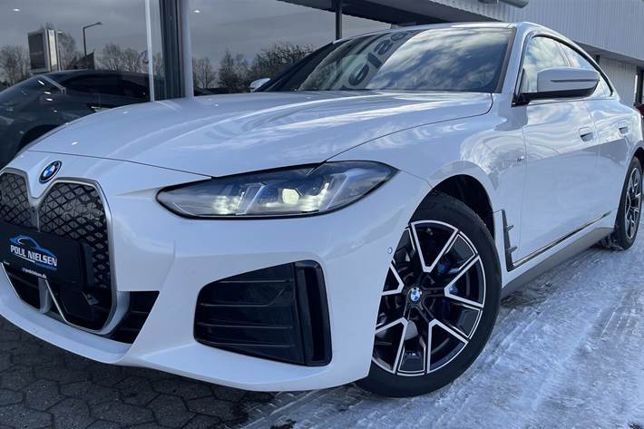 Hvid BMW i4 fra 2025