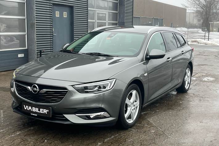 undefined Opel Insignia fra 2017 set udefra