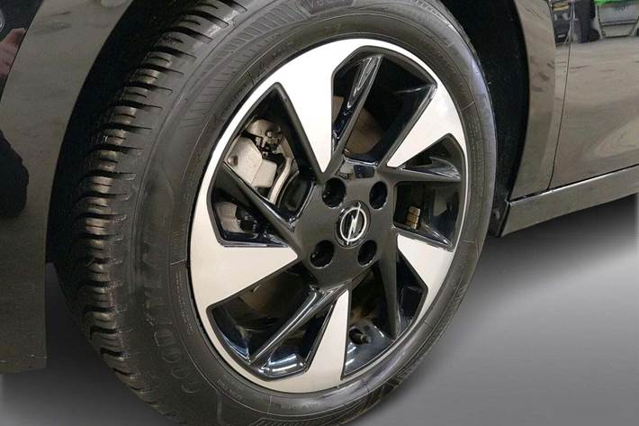 Sort Opel Corsa-e fra 2024