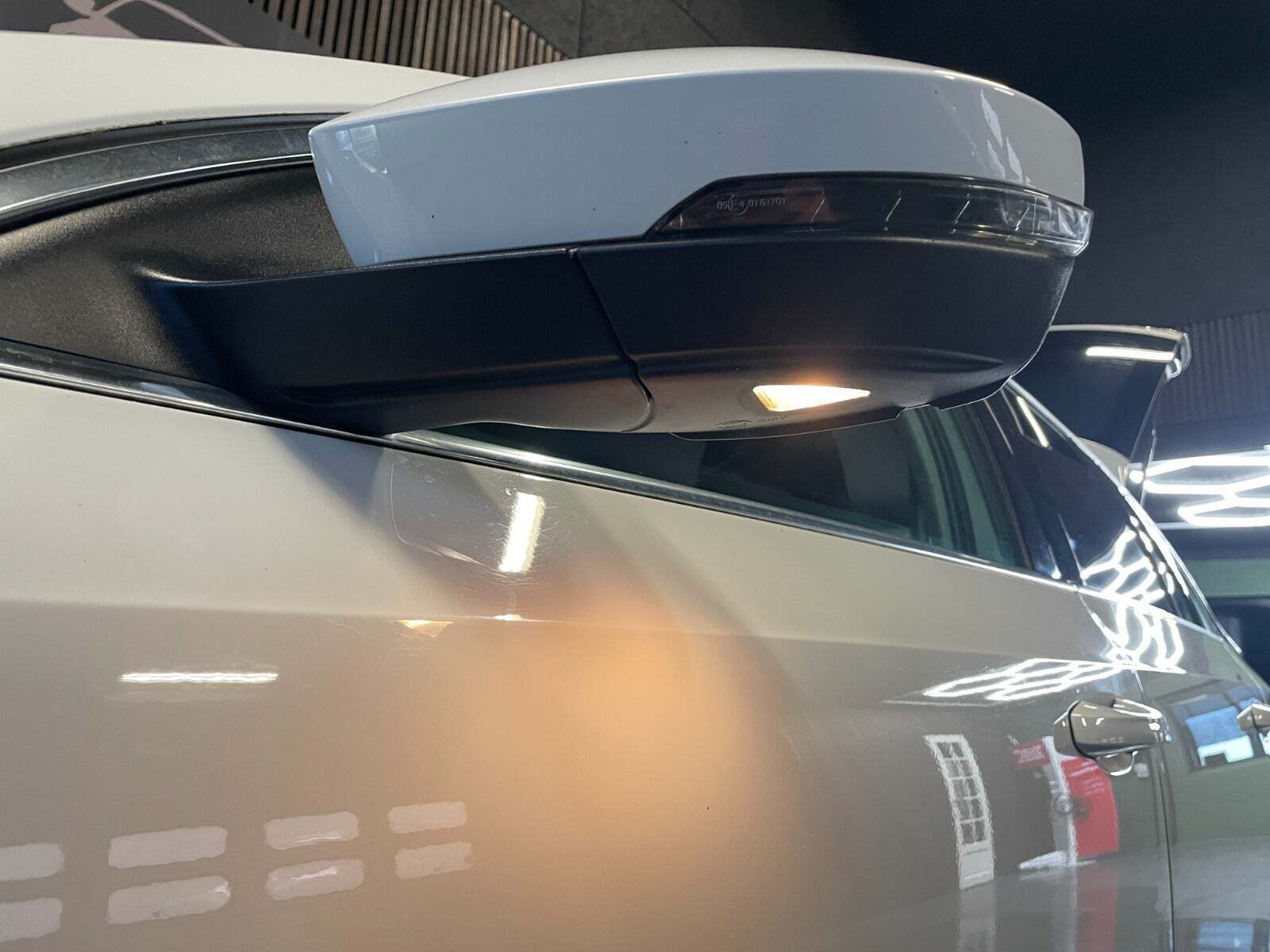 Hvid Skoda Octavia fra 2017