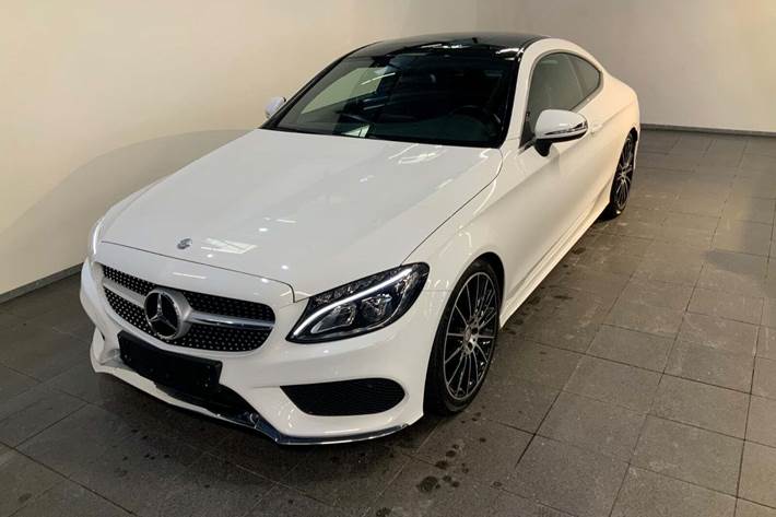 Hvid Mercedes C300 fra 2016