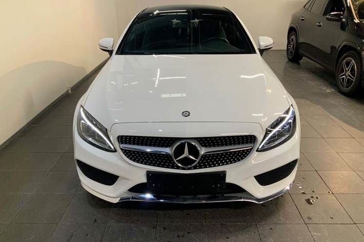 Hvid Mercedes C300 fra 2016