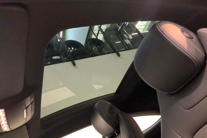 Hvid Mercedes C300 fra 2016