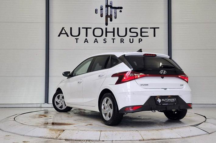 Hvid Hyundai i20 fra 2021