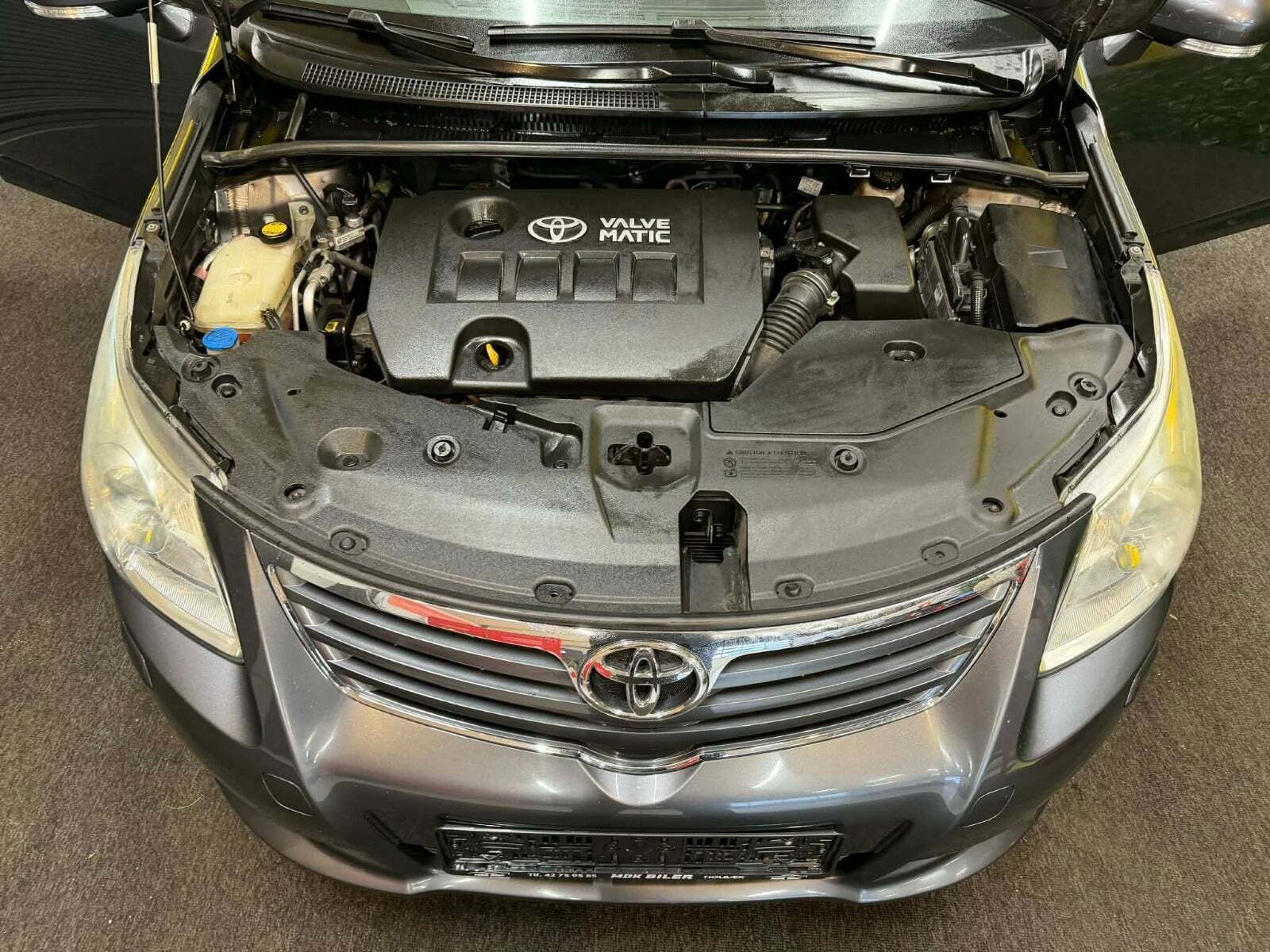 undefined Toyota Avensis fra 2010